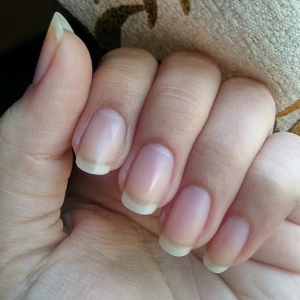 Natural nails with visible free edges